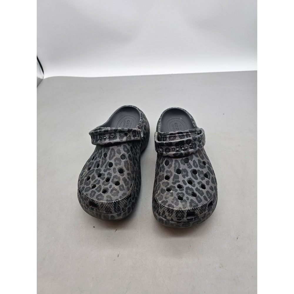 Crocs Classic Clogs Grey Black Leopard Animal Print Womens Size 6 Platform Shoes